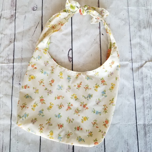 Boho Cottage Core Sling Bag Vintage Linens Reversible - Picture 5 of 5